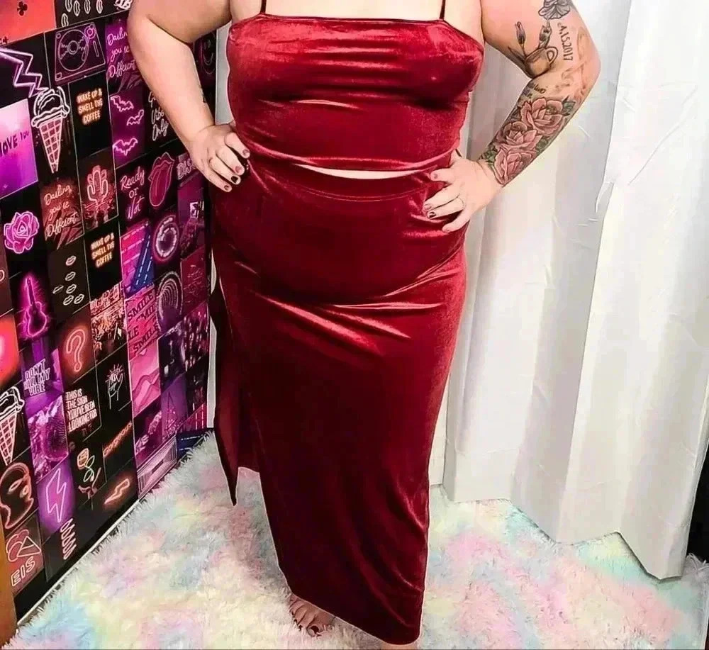 Plus Size Stretchy Velvet Skirt (part of a set)